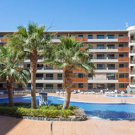Balcon De Gigantes With Pool View